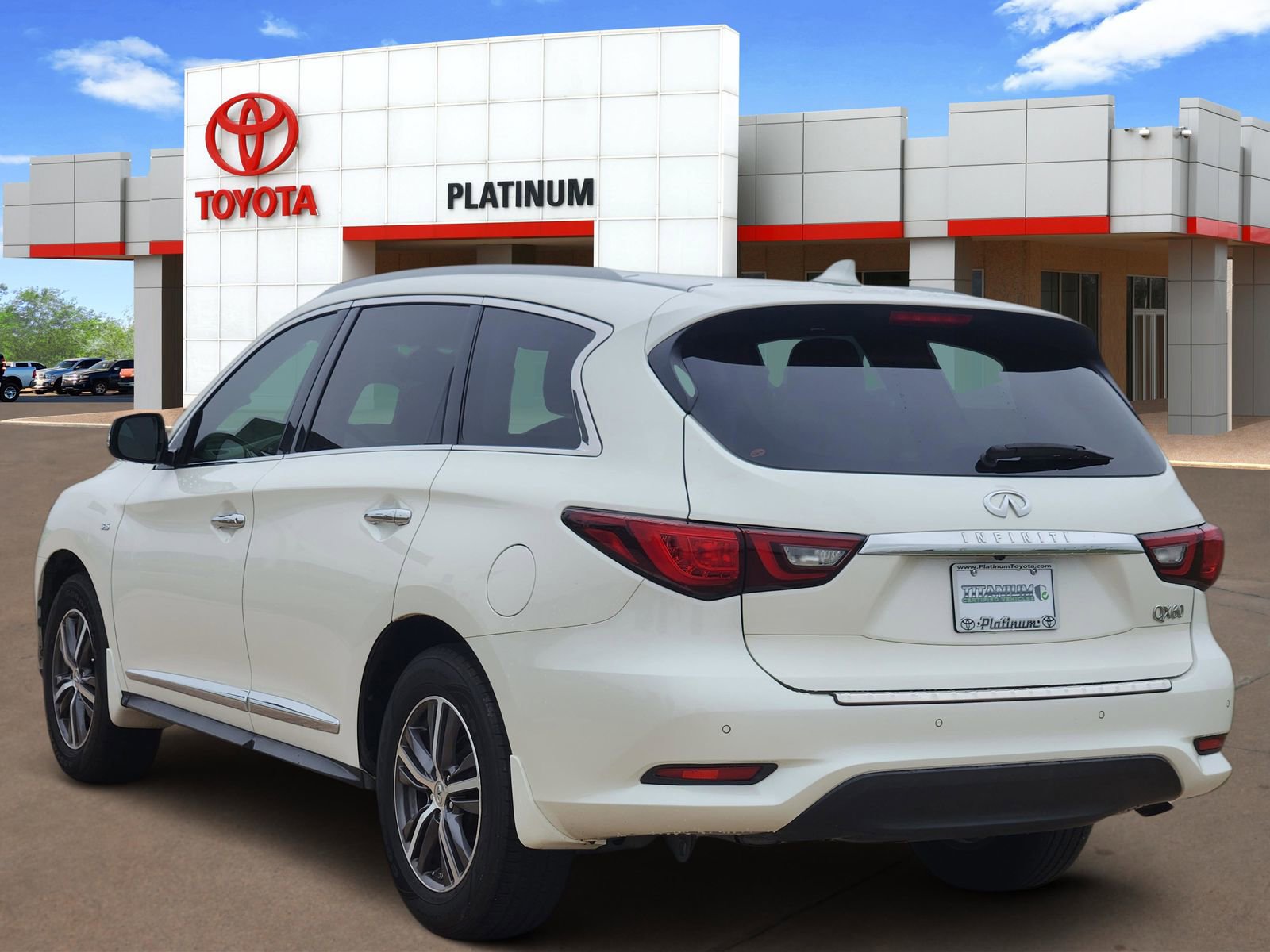 Used 2019 INFINITI QX60 Luxe w/ Essential Package FWD image 5