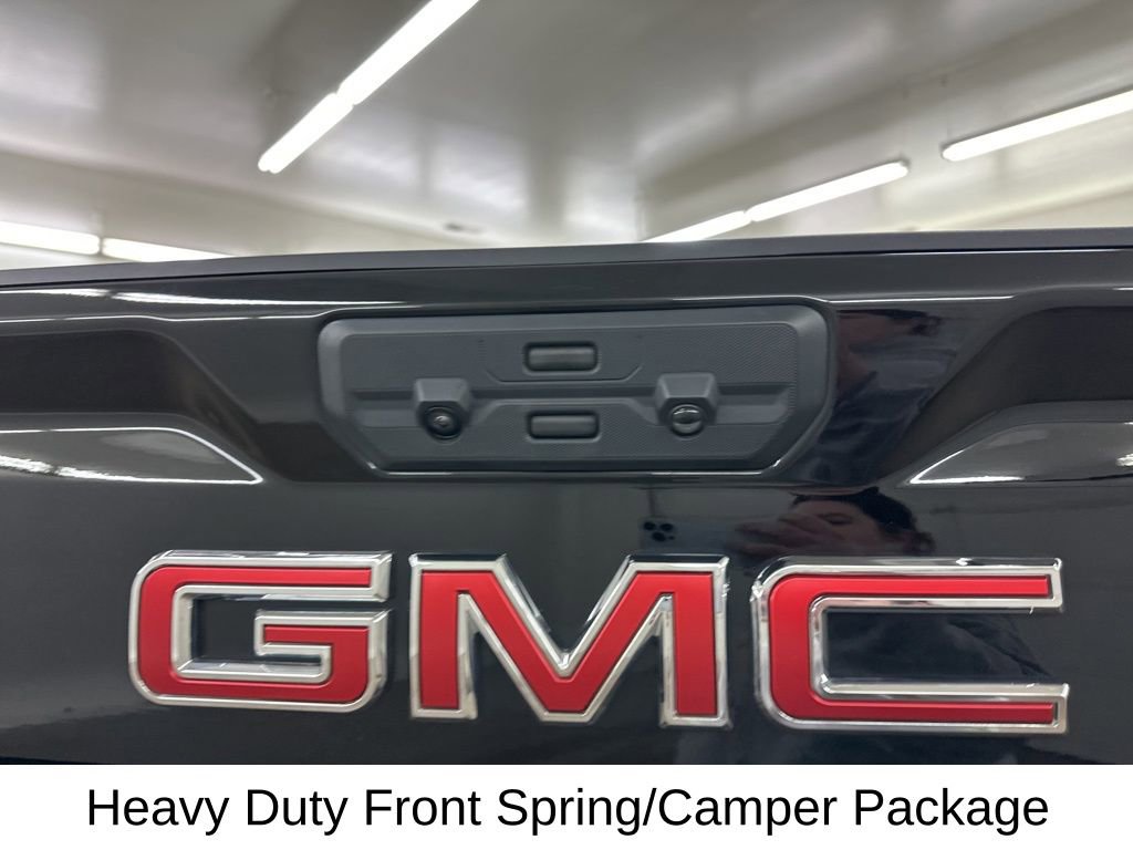 Used 2025 GMC Sierra 2500 AT4 w/ AT4 Premium Plus Package image 17