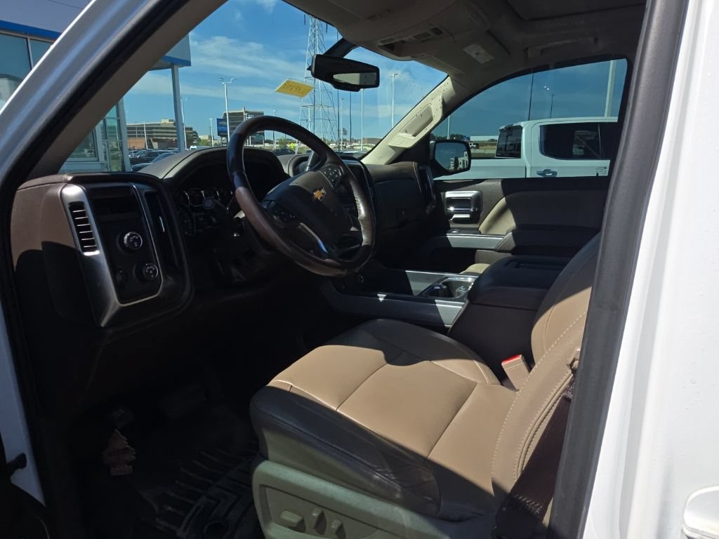 Used 2018 Chevrolet Silverado 1500 LTZ Z71 w/ LTZ Plus Package AWD/4WD image 12