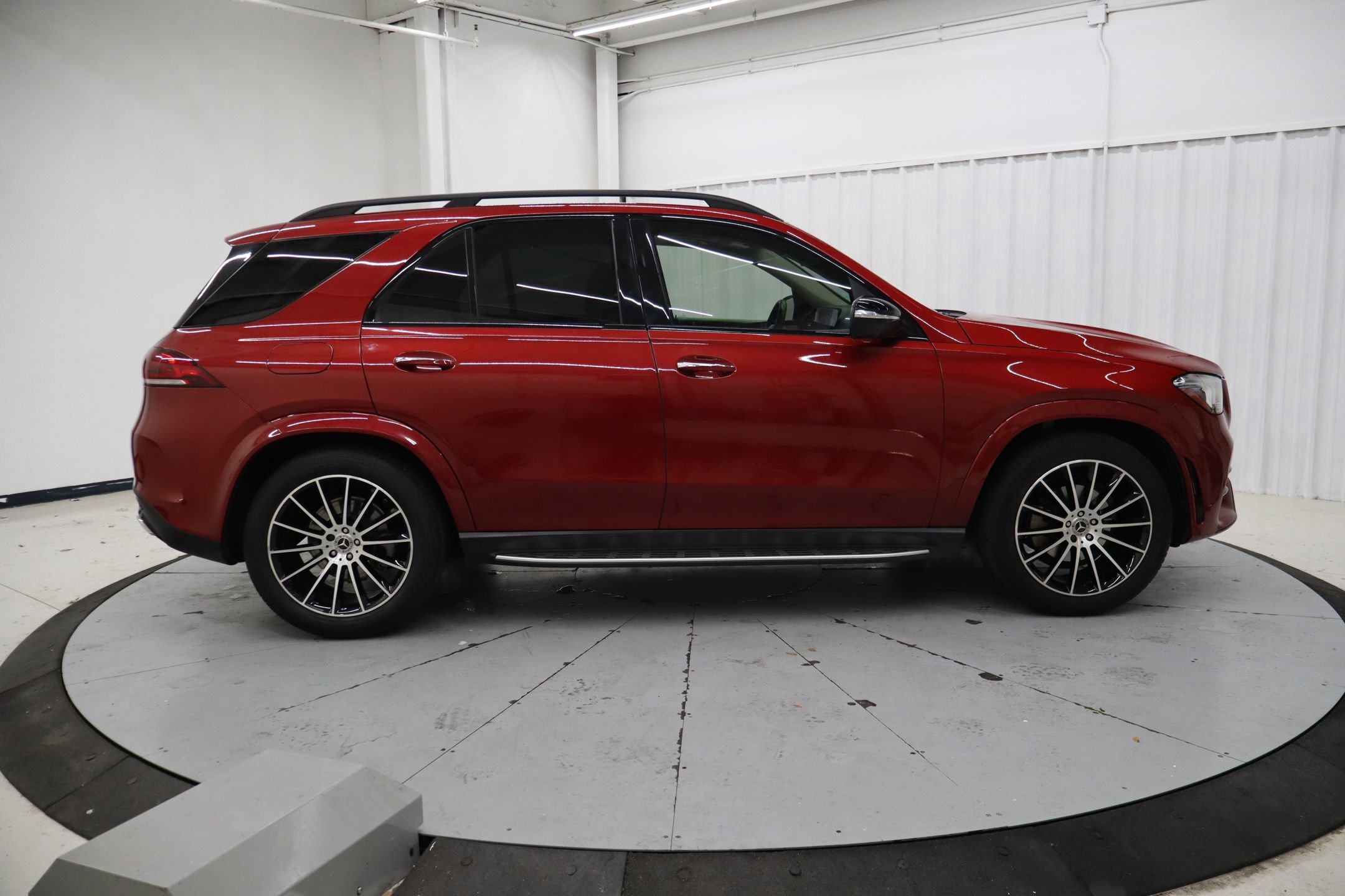 Used 2021 Mercedes-Benz GLE 350 image 2