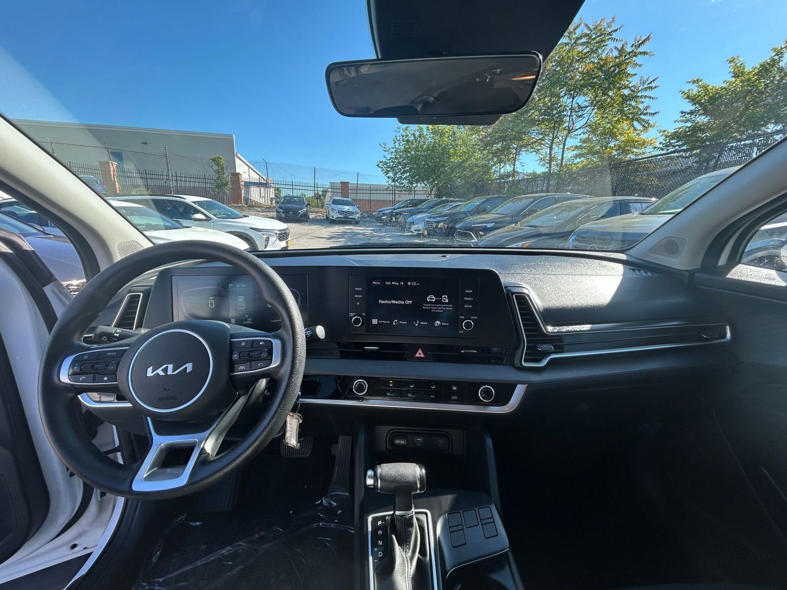 Used 2025 Kia Sportage LX FWD image 28