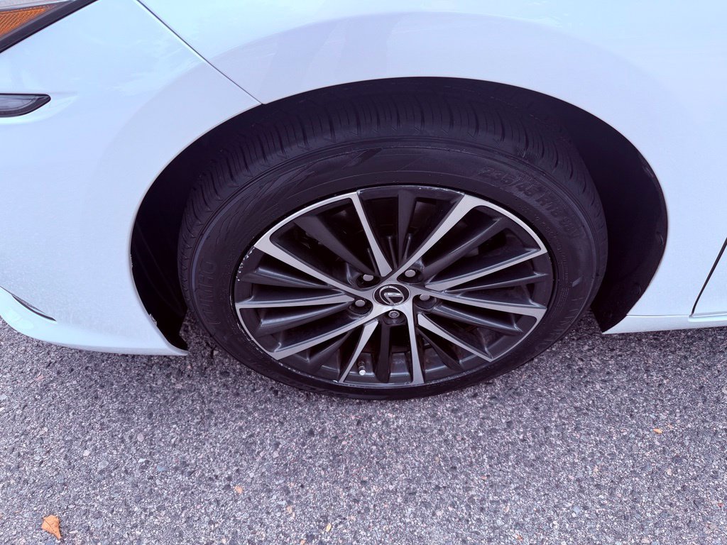 Certified 2025 Lexus ES 300h w/ Premium Package FWD image 16