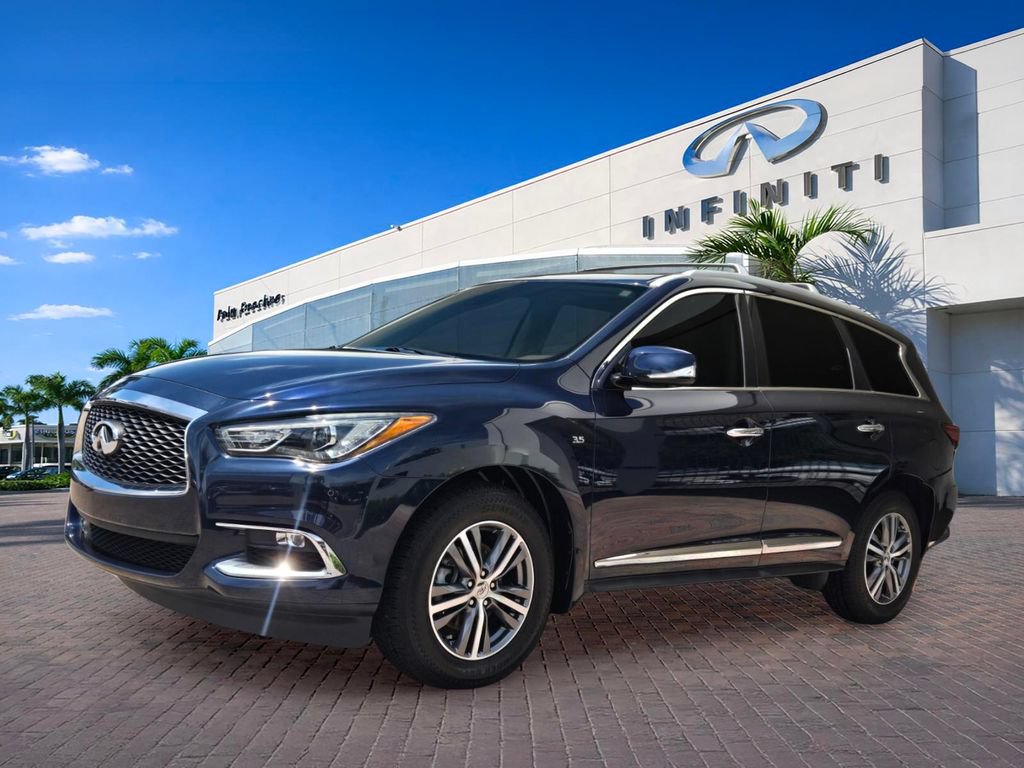 Used 2020 INFINITI QX60 Luxe w/ Essential Package FWD image 3