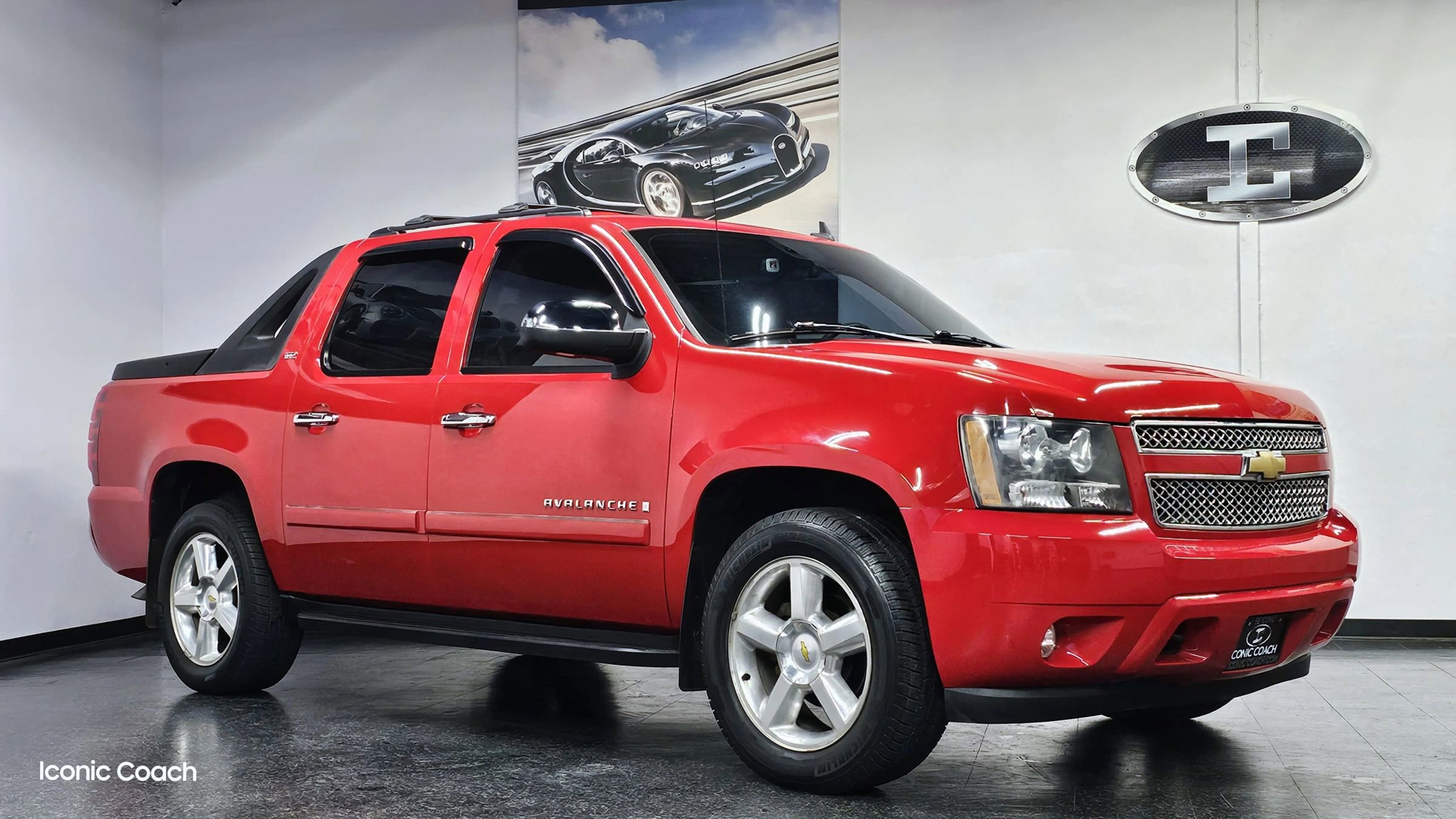 Used 2007 Chevrolet Avalanche LTZ w/ LTZ Preferred Equipment Group AWD/4WD image 2