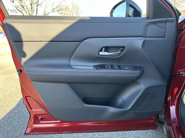 New 2026 Nissan Kicks SR image 14