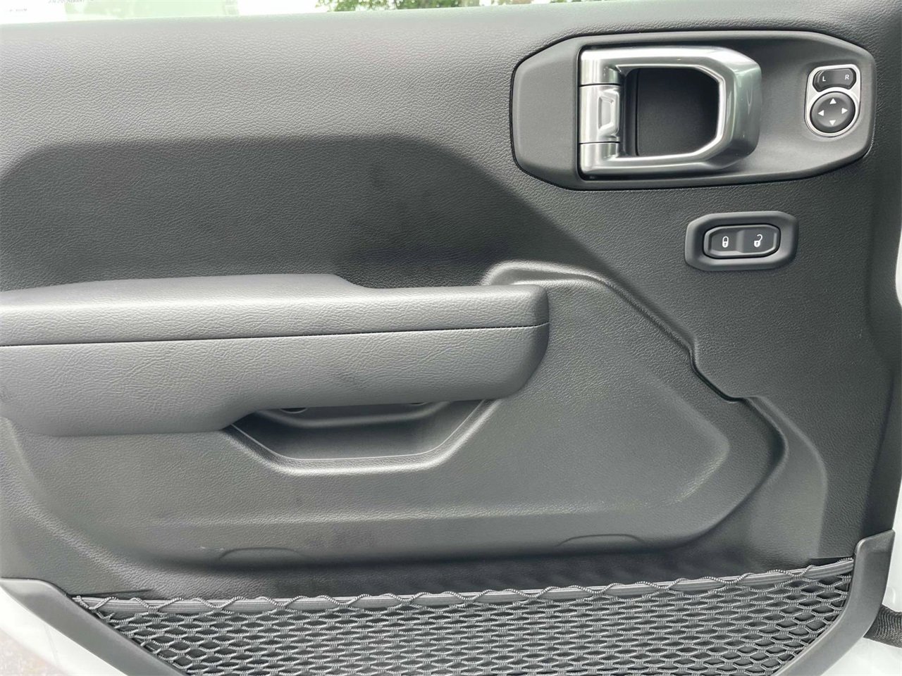 New 2025 Jeep Gladiator Sport image 27