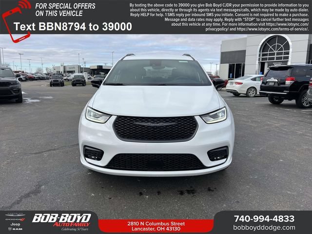 New 2026 Chrysler Pacifica Select w/ S Appearance Package AWD/4WD image 2