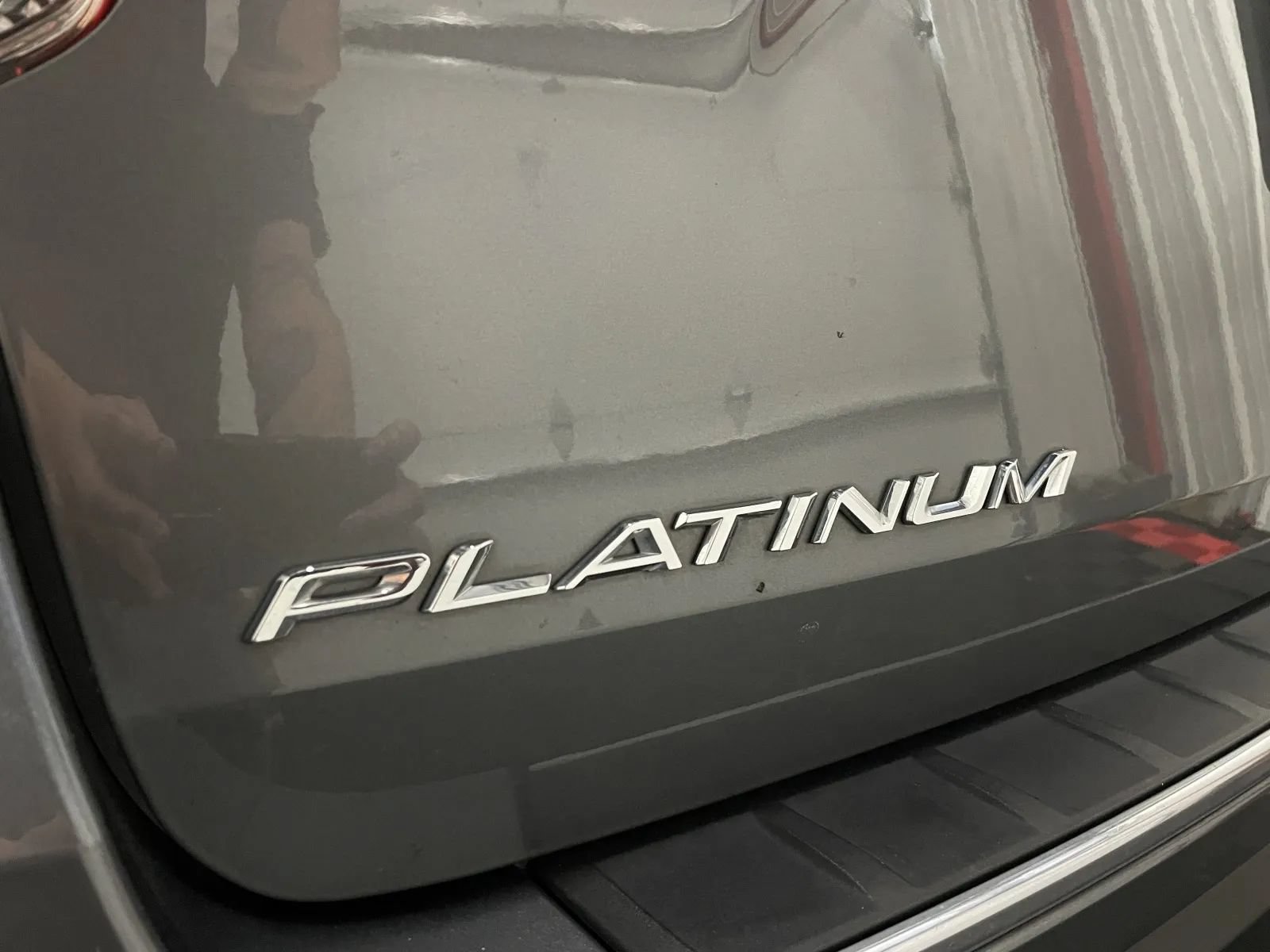 Used 2023 Ford Explorer Platinum w/ Technology Package AWD/4WD image 14