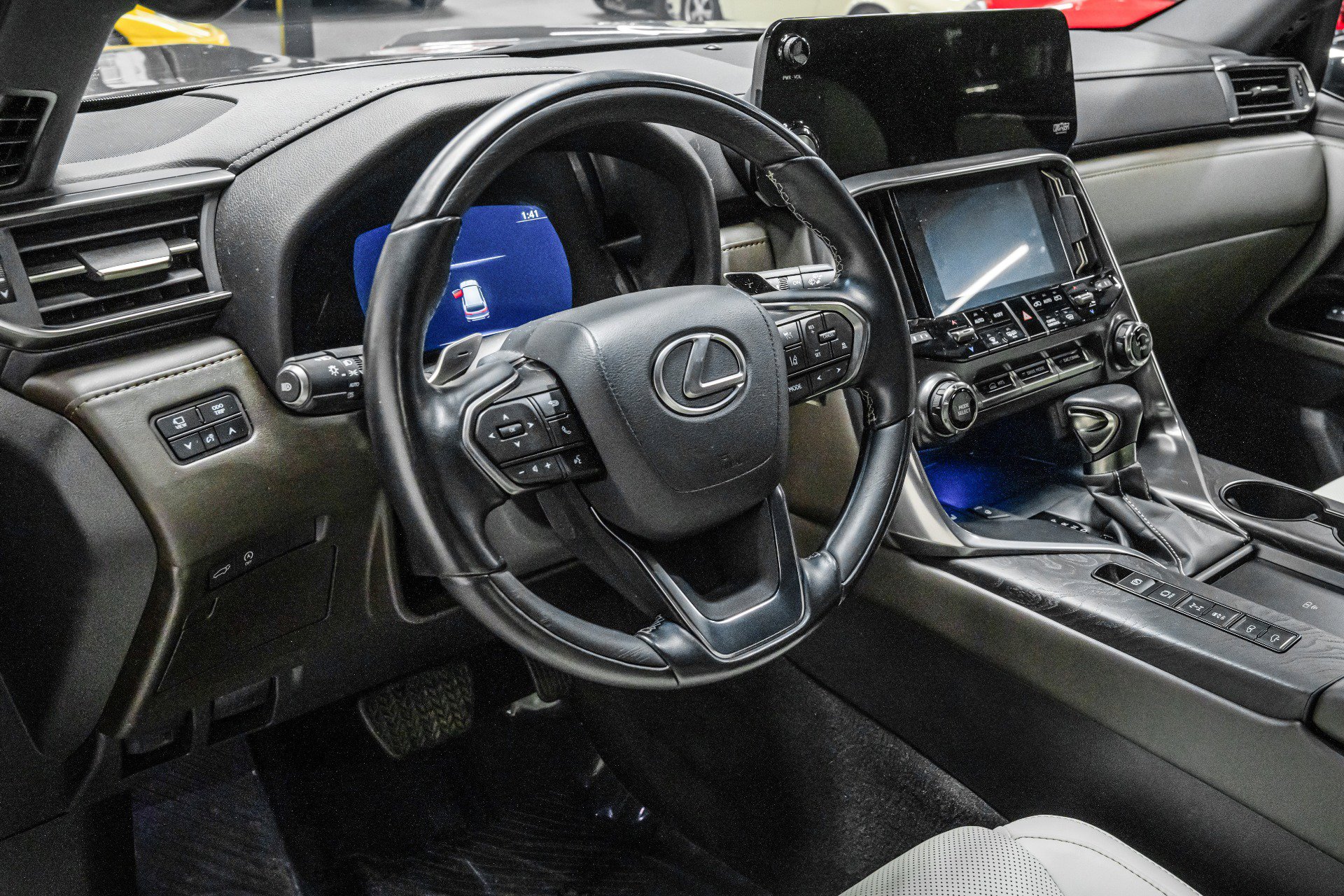 Used 2024 Lexus LX 600 4WD w/ Appearance Package image 12