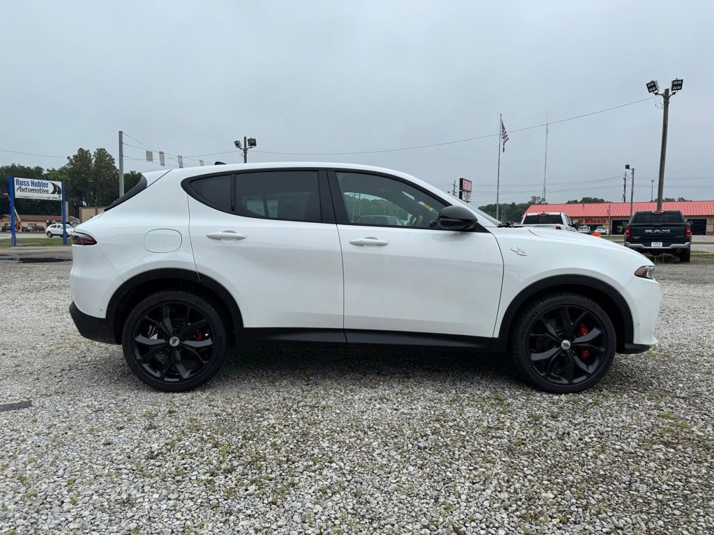 New 2025 Dodge Hornet GT w/ Track Pack image 7