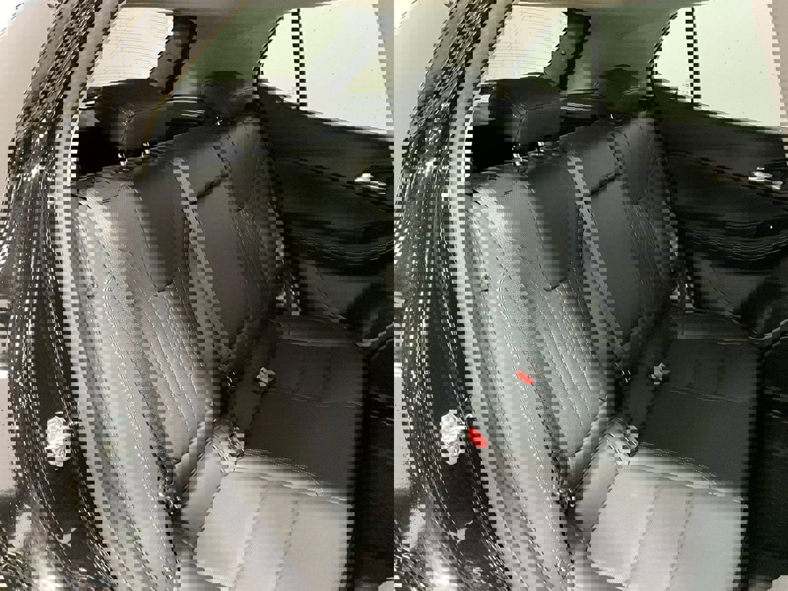 Used 2025 Buick Encore GX Avenir w/ Avenir Technology Package image 24