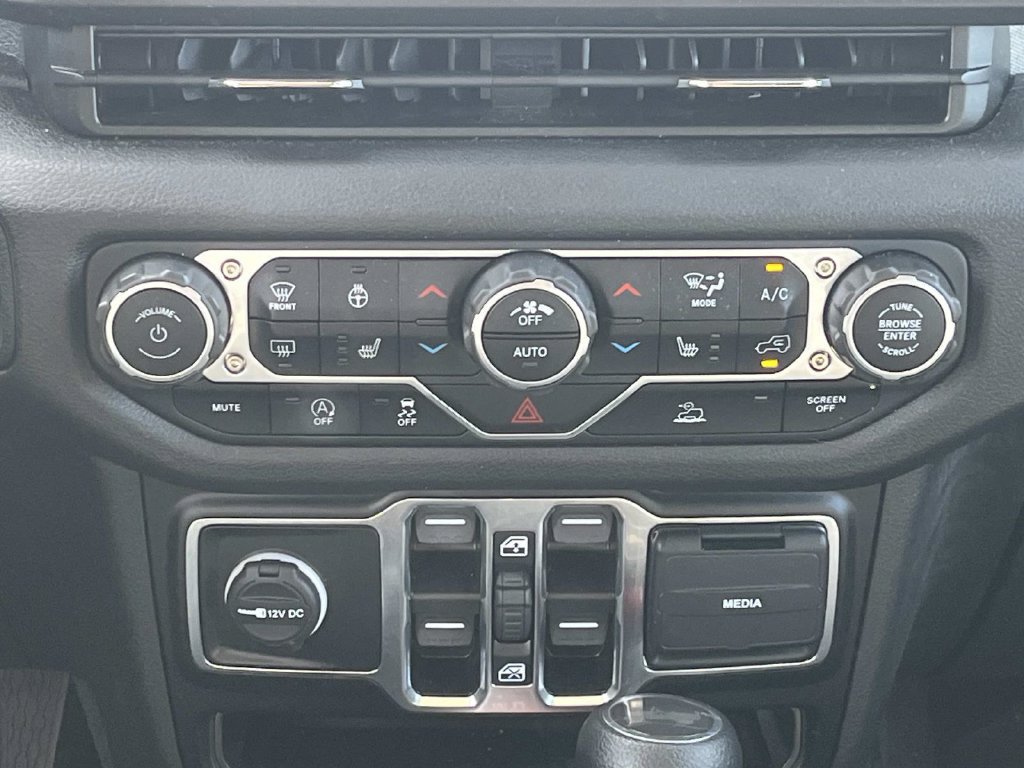 Used 2024 Jeep Wrangler Unlimited Sport AWD/4WD image 16