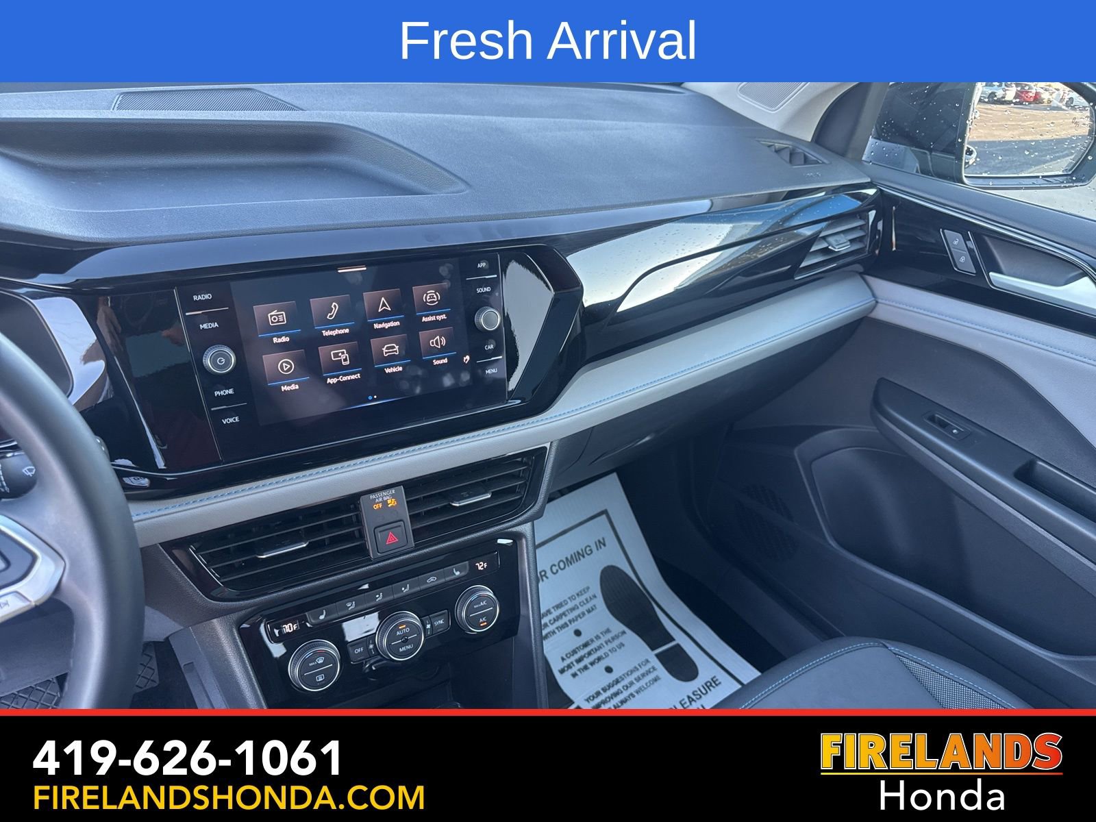 Used 2024 Volkswagen Taos SE image 18