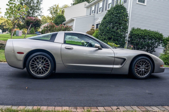 Used 2000 Chevrolet Corvette Coupe RWD image 9