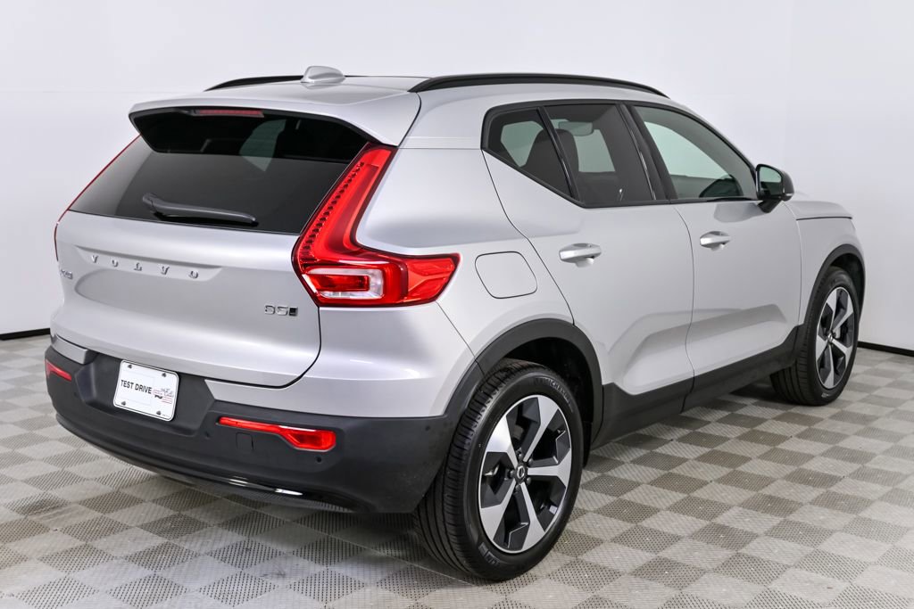 Certified 2025 Volvo XC40 B5 Plus image 29