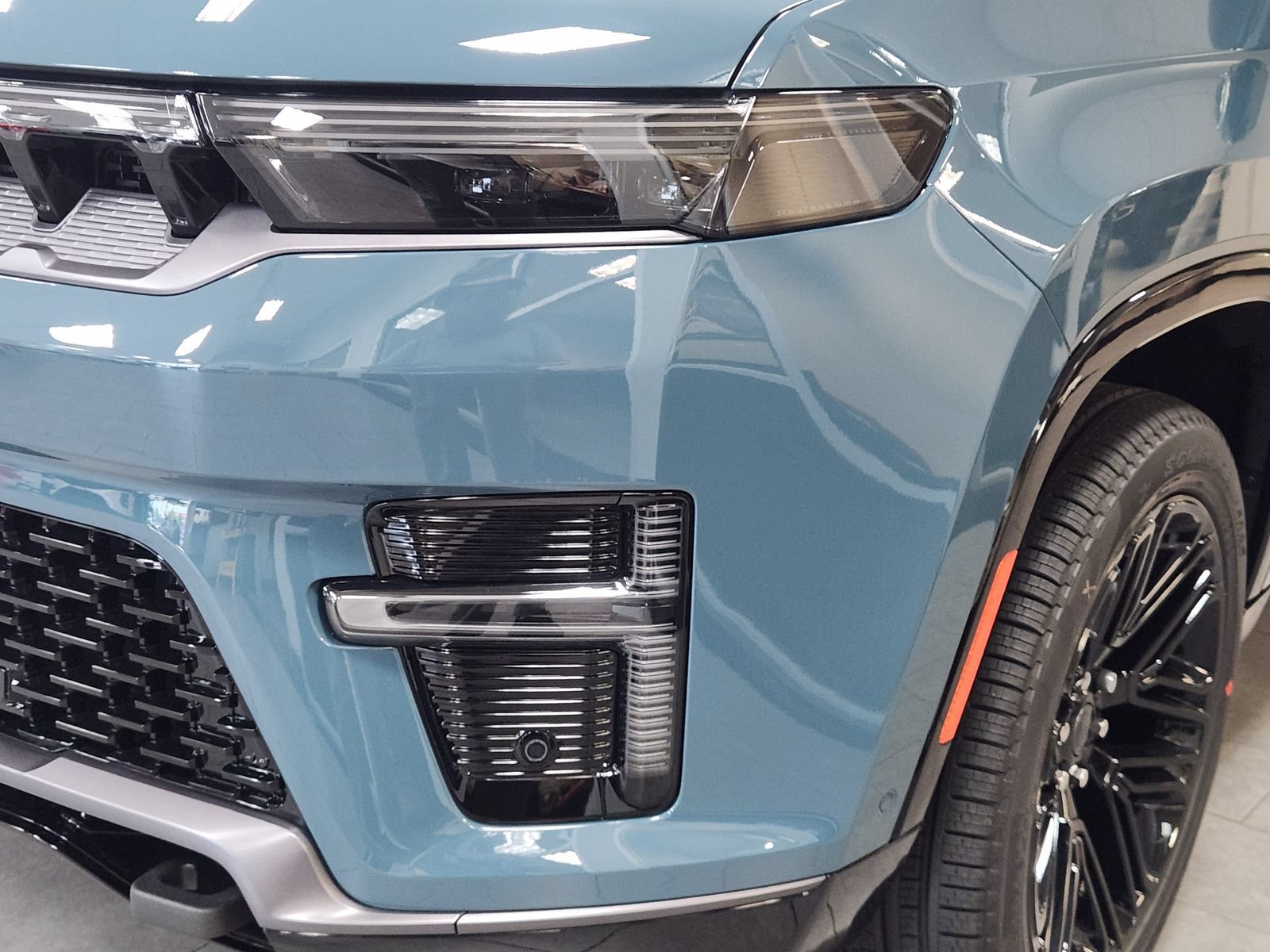 New 2026 Jeep Grand Wagoneer Limited AWD/4WD image 9