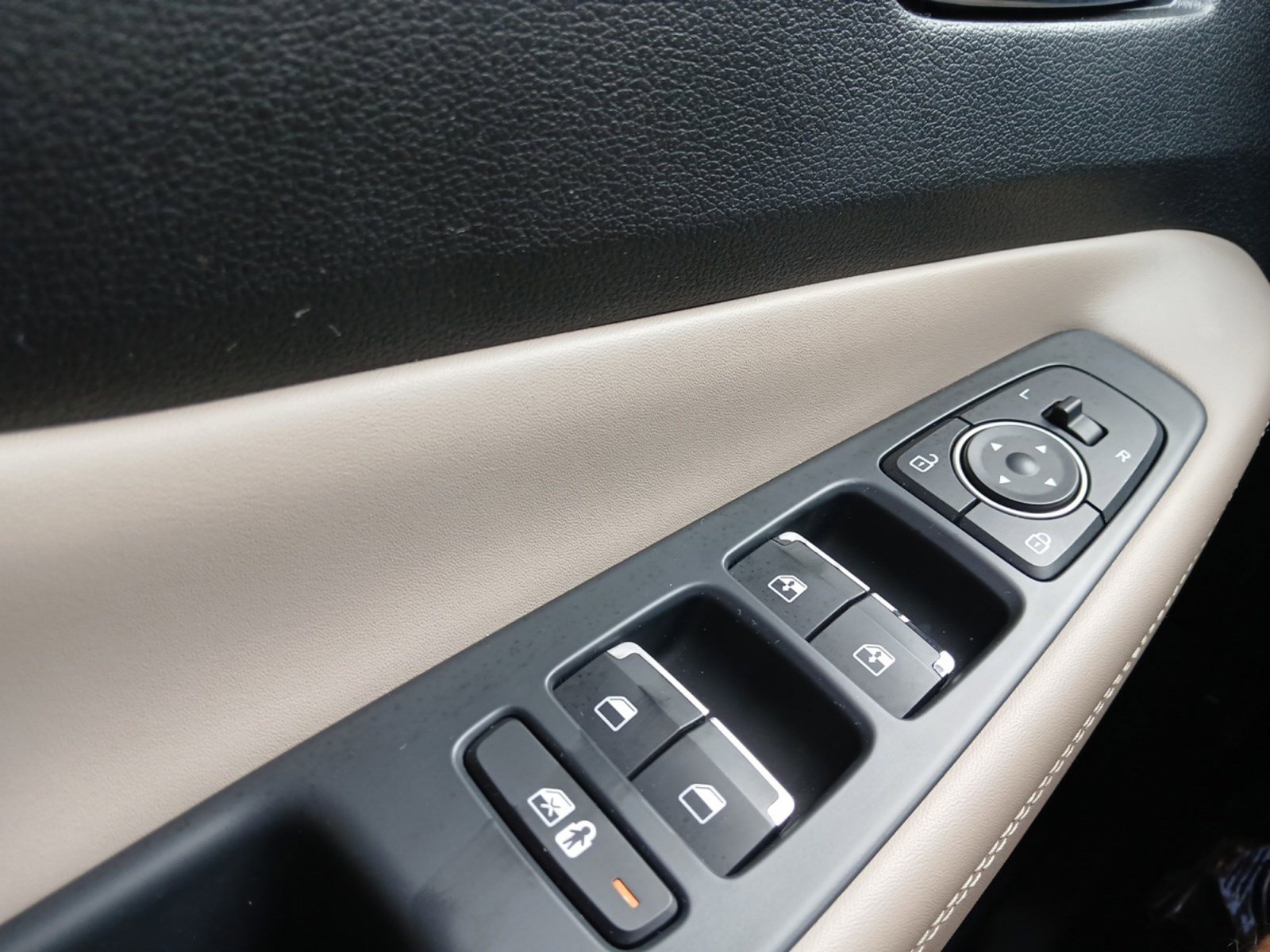 Used 2022 Hyundai Santa Fe SEL w/ Convenience + Premium Package image 19