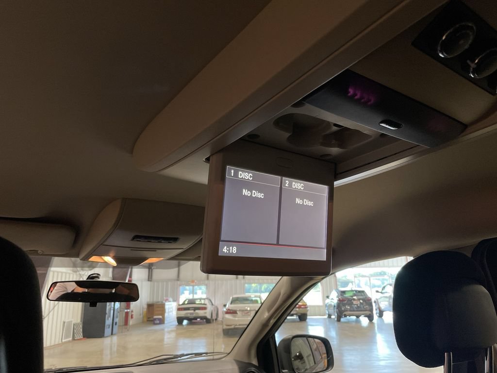 Used 2016 Dodge Grand Caravan SXT w/ Rear Park Assist Package FWD image 32