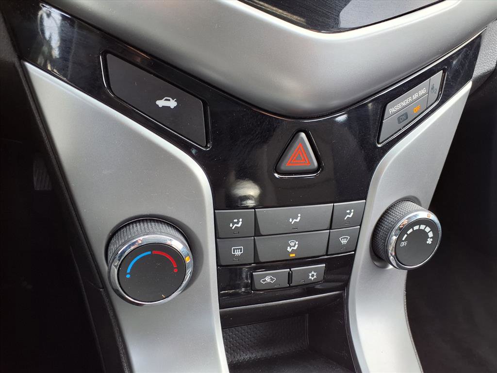 Used 2015 Chevrolet Cruze LT image 7