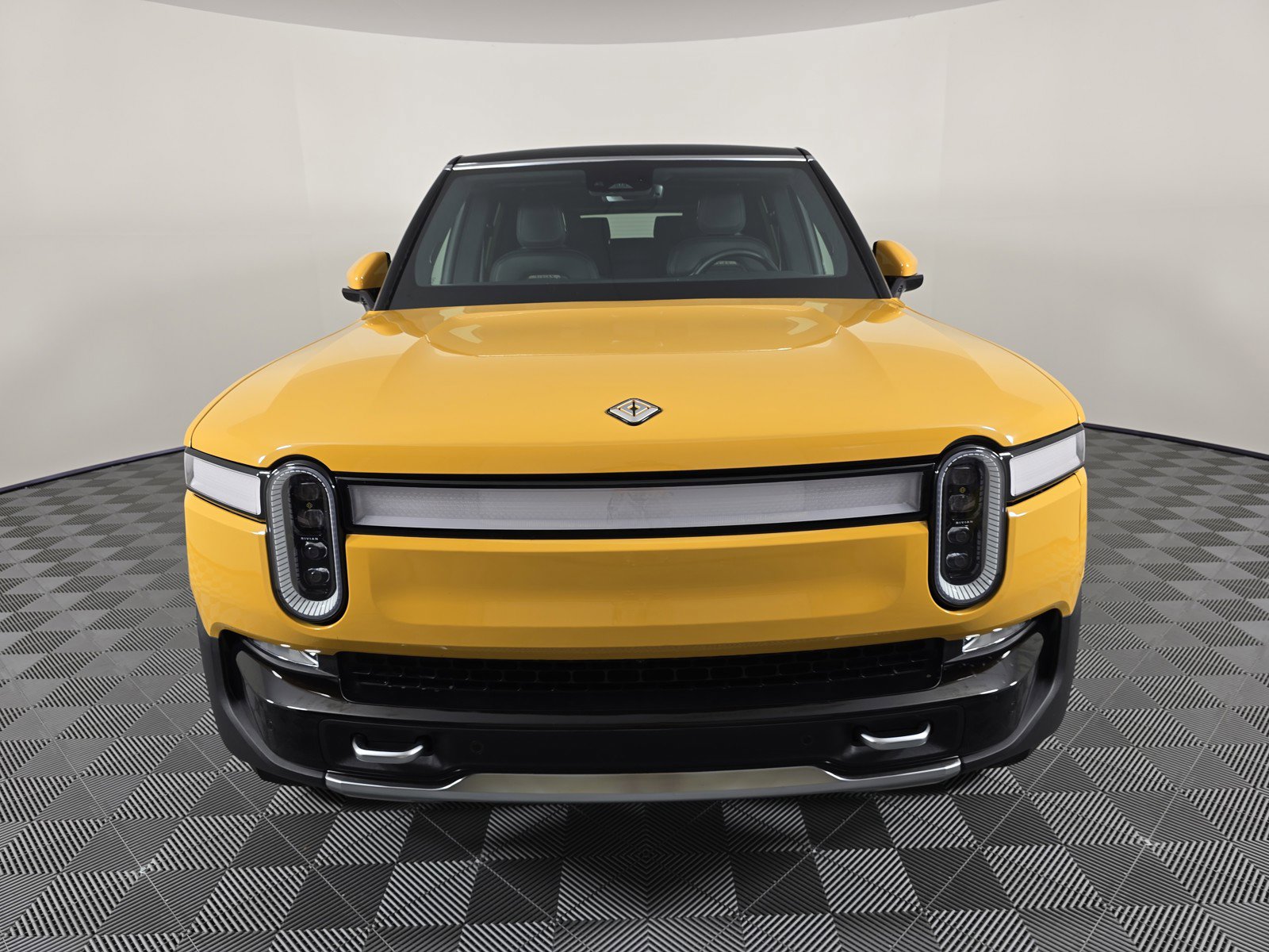 Used 2023 Rivian R1S Adventure image 8