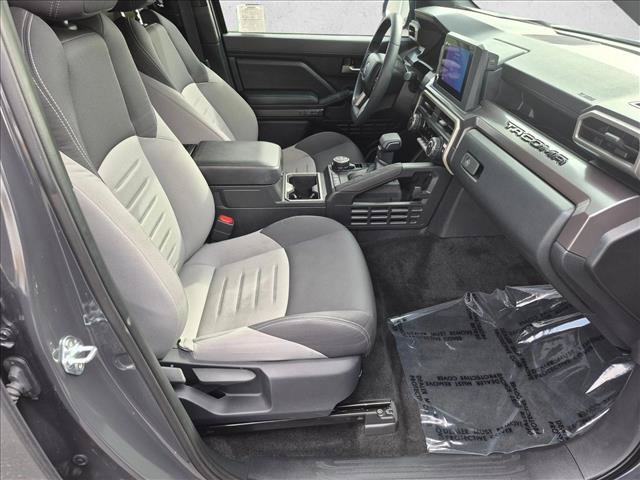 Certified 2025 Toyota Tacoma TRD Off-Road AWD/4WD image 18