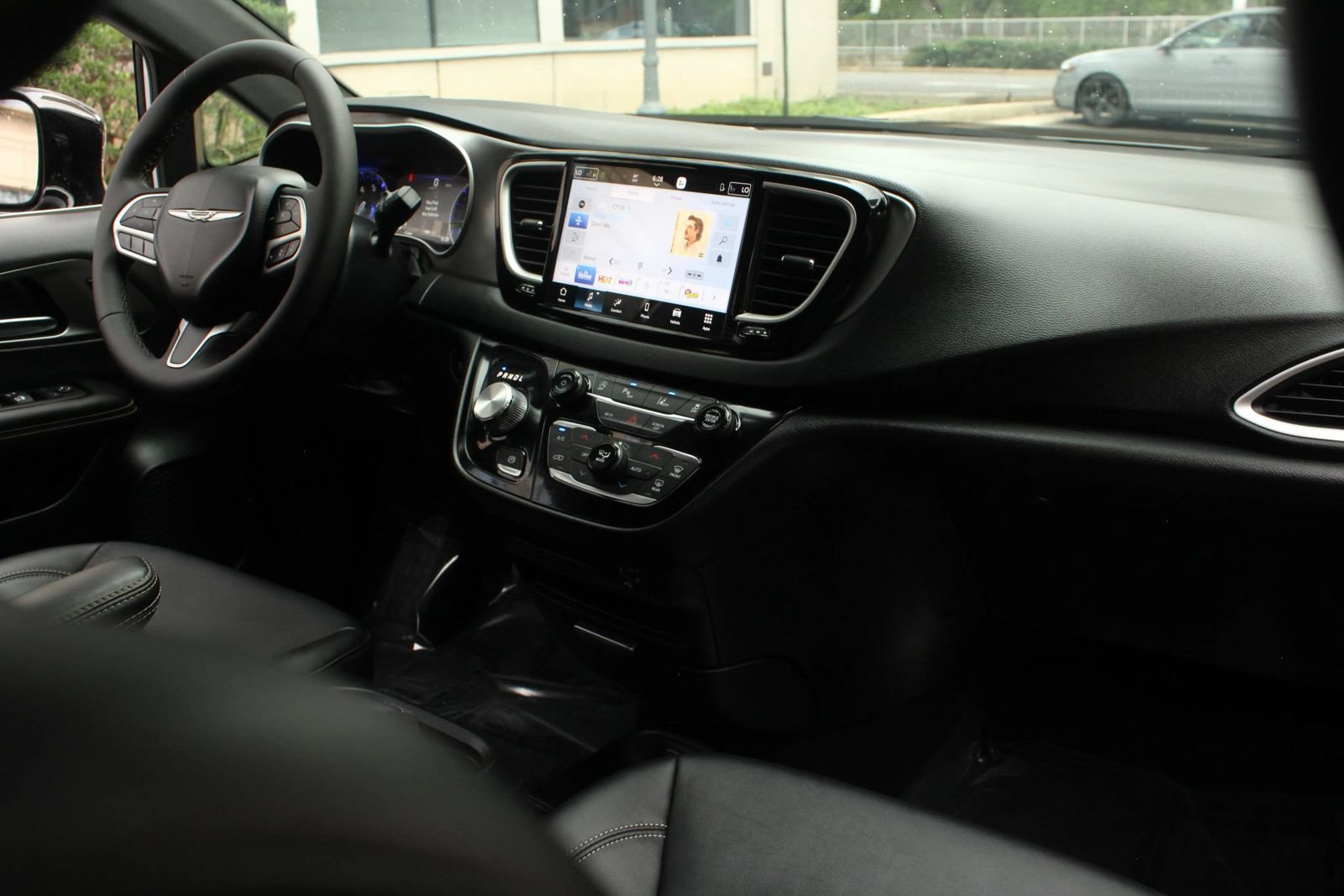 Used 2026 Chrysler Pacifica Select FWD image 23