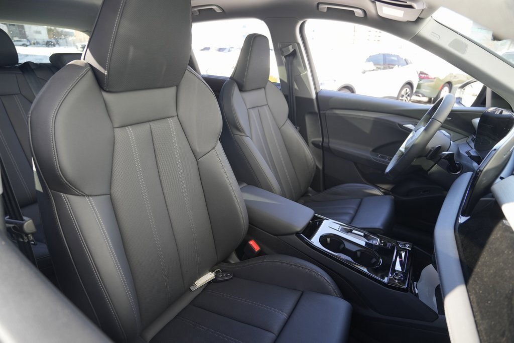 Used 2025 Audi Q6 e-tron Premium Plus w/ Premium Plus image 22