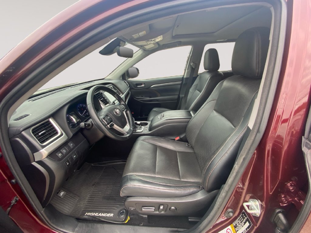 Used 2018 Toyota Highlander Limited AWD/4WD image 9