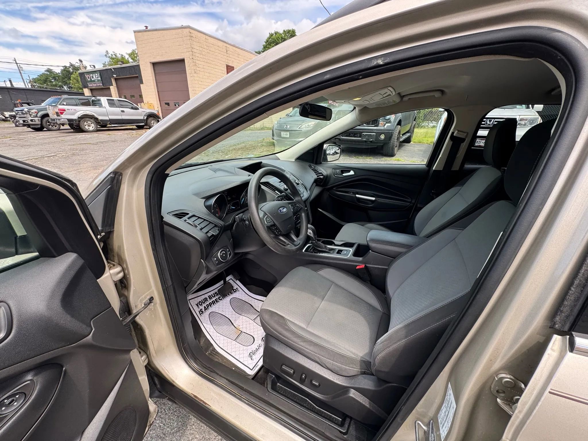 Used 2018 Ford Escape SE image 14
