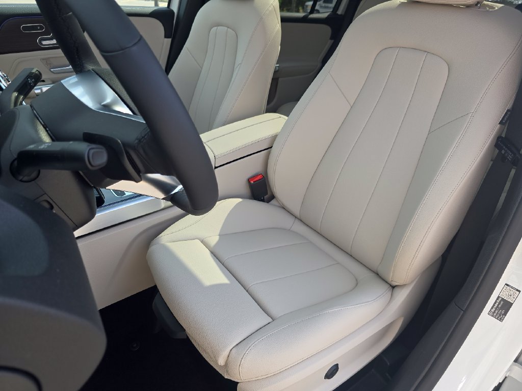 New 2026 Mercedes-Benz GLB 250 4MATIC image 23