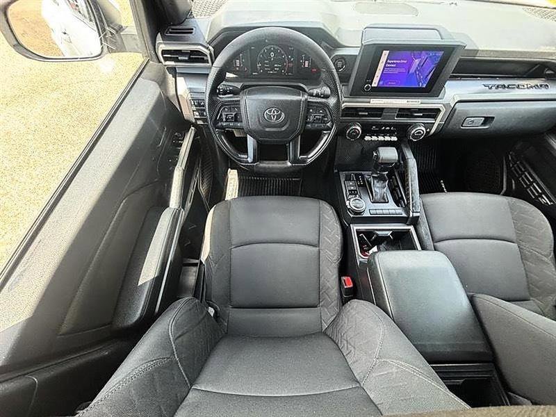 Used 2024 Toyota Tacoma SR5 AWD/4WD image 12