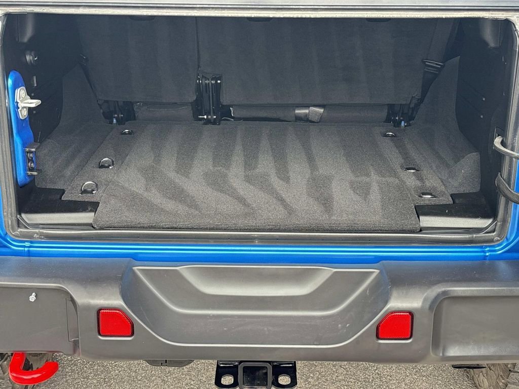 Used 2025 Jeep Wrangler Unlimited Rubicon image 6