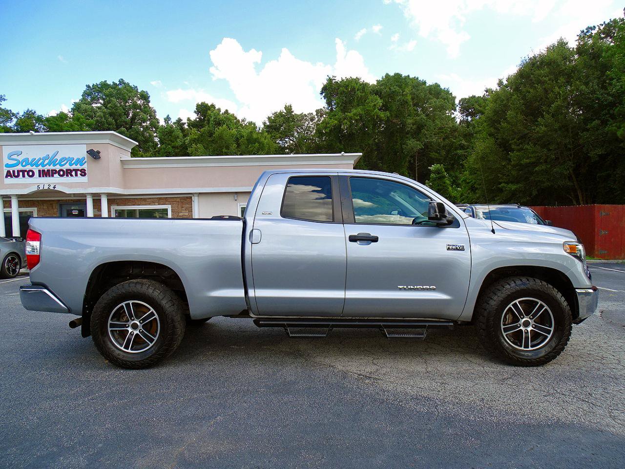 Used 2019 Toyota Tundra SR5 AWD/4WD image 11
