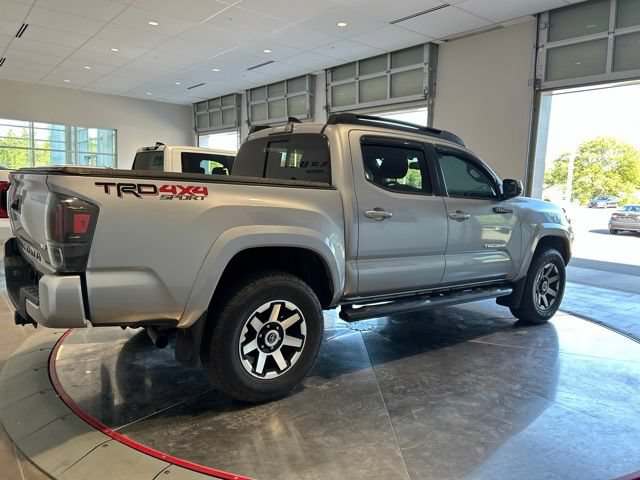 Used 2017 Toyota Tacoma TRD Sport w/ Tow Package (A/T) AWD/4WD image 6