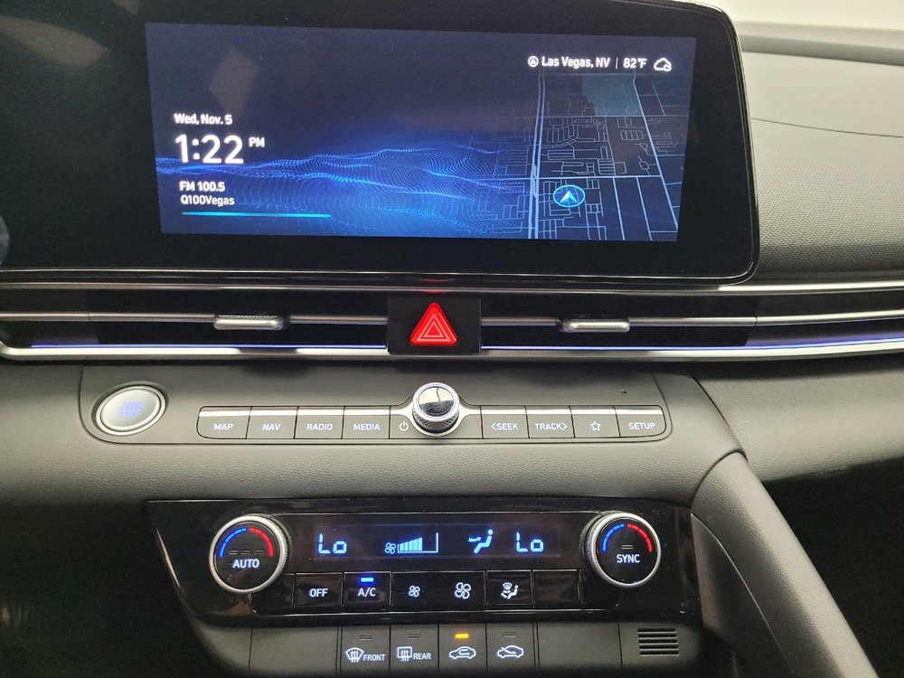 Used 2024 Hyundai Elantra SEL image 25