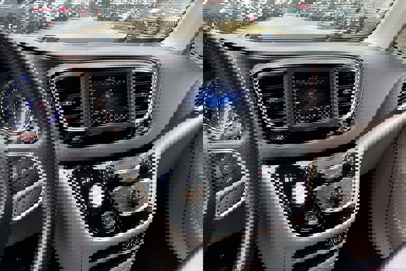 Used 2021 Chrysler Voyager Lxi image 6