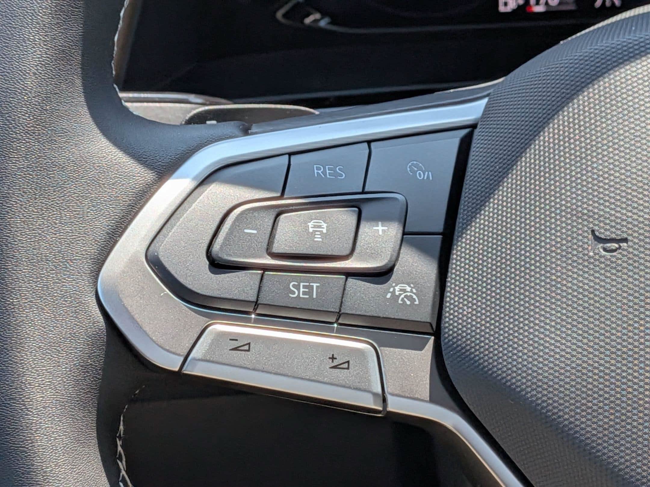 New 2026 Volkswagen Atlas SE FWD image 18