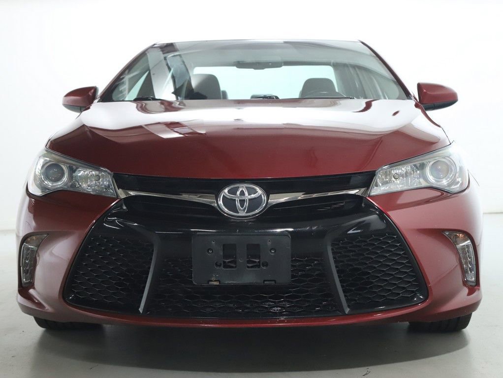 Used 2015 Toyota Camry XSE image 6