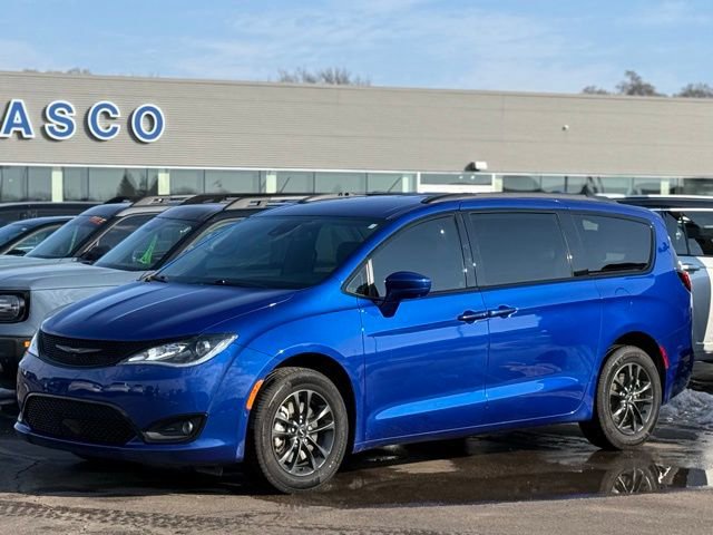 Used 2020 Chrysler Pacifica Touring-L w/ Advanced Safetytec Group image 33