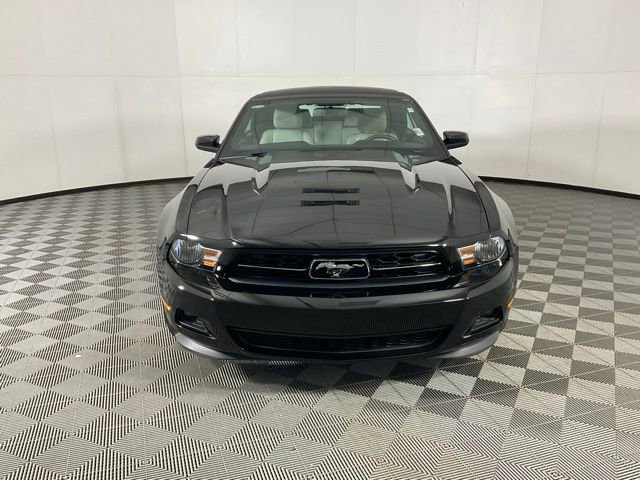 Used 2012 Ford Mustang Premium image 2