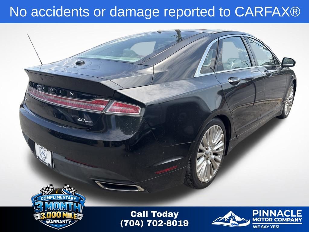 Used 2013 Lincoln MKZ FWD image 4