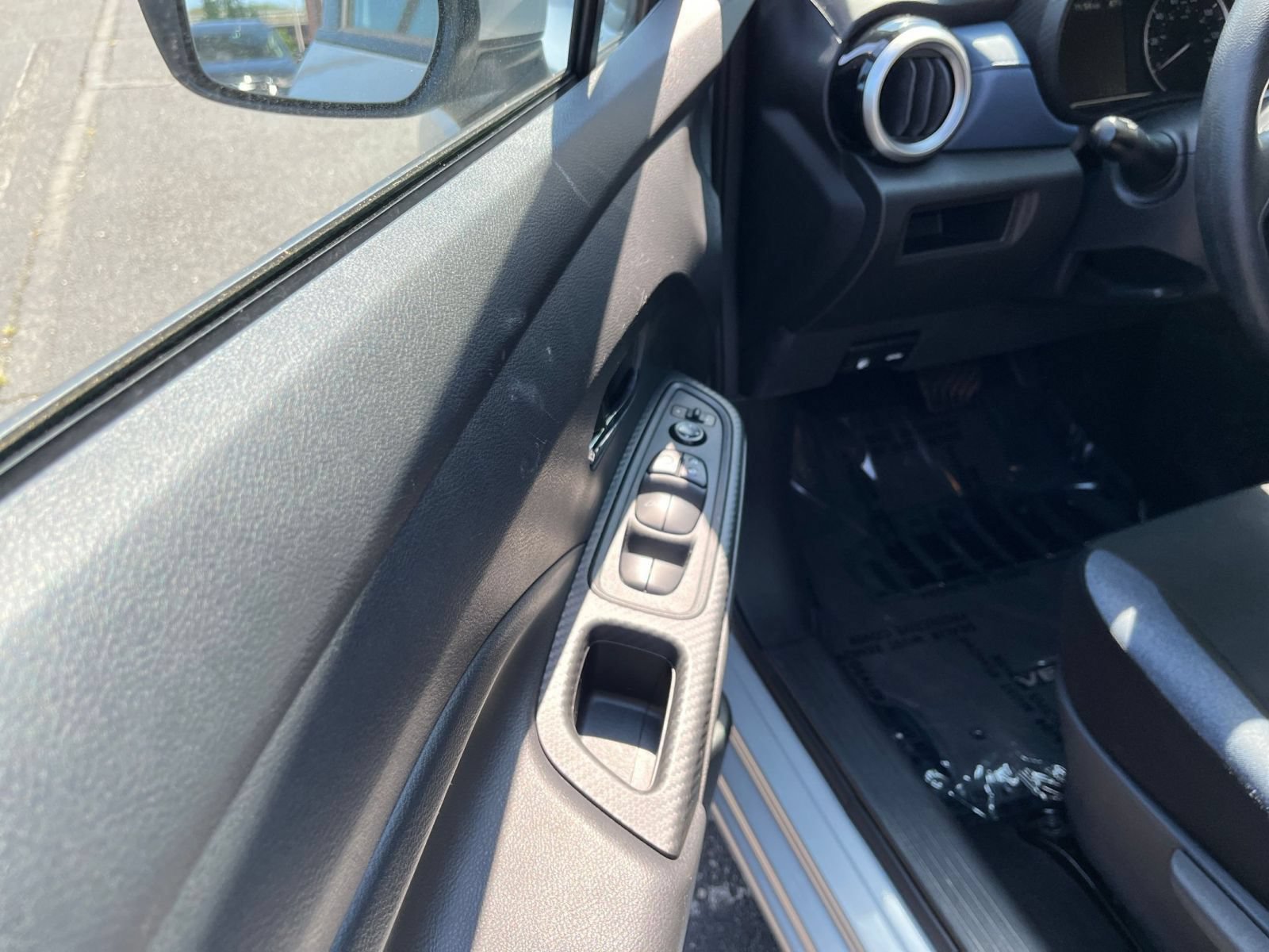 Used 2025 Nissan Versa SV FWD image 21