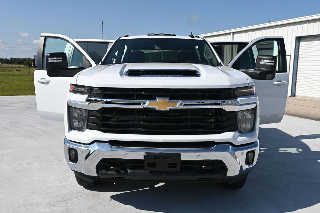 Used 2025 Chevrolet Silverado 3500 LT w/ Safety Package AWD/4WD image 16