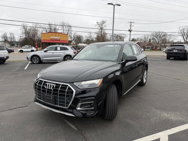 Used 2023 Audi Q5 2.0T Premium w/ Convenience Package image 2