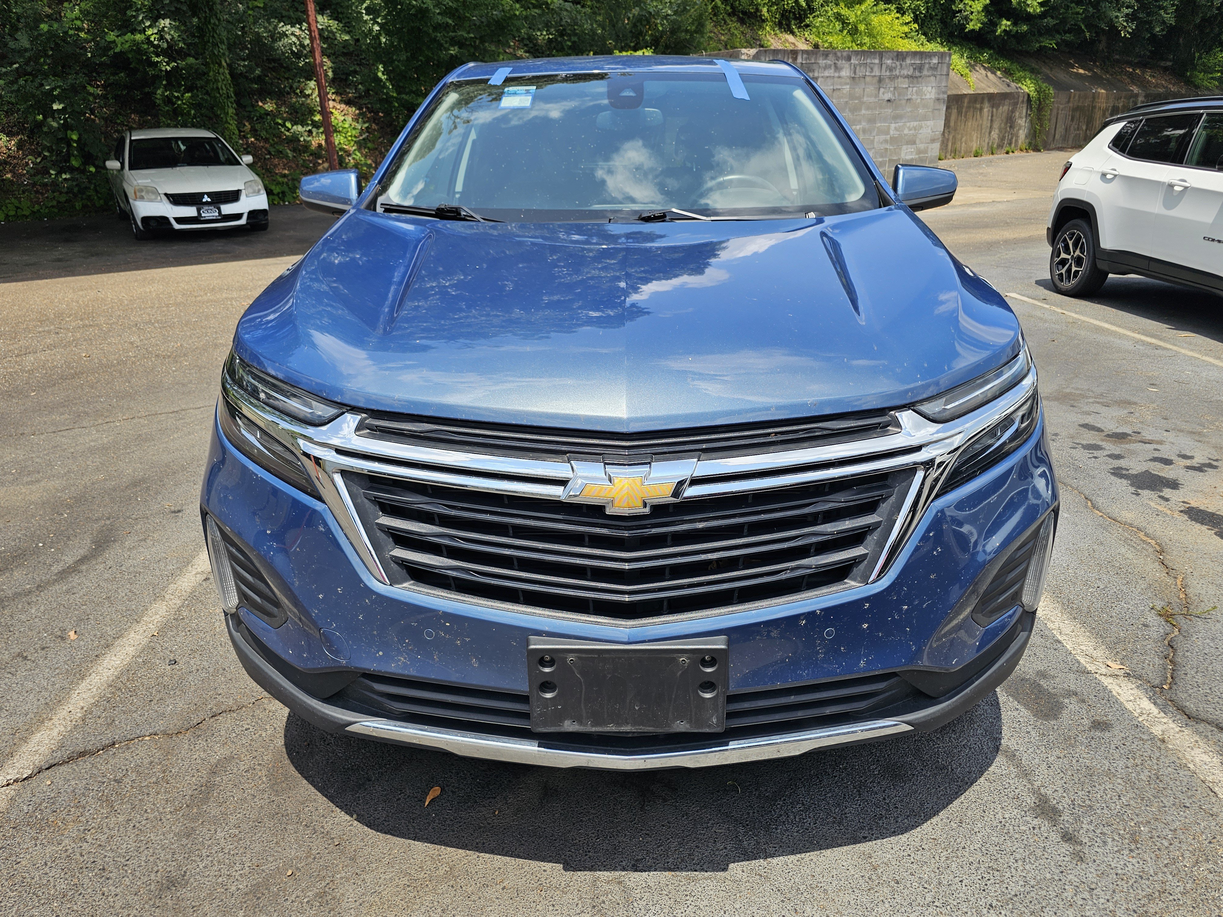 Used 2024 Chevrolet Equinox LT AWD/4WD image 2