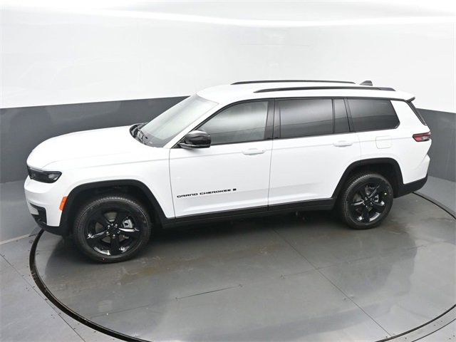 New 2025 Jeep Grand Cherokee L Limited image 40