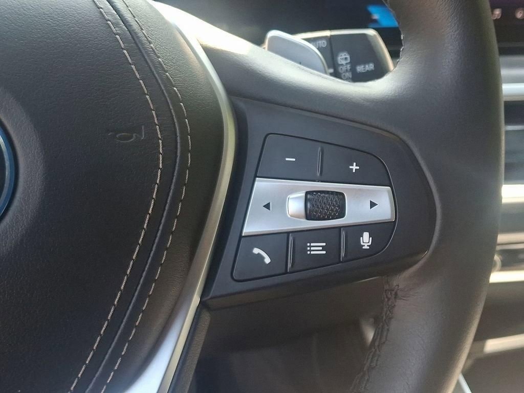 Certified 2025 BMW X5 xDrive50e w/ Climate Comfort Package image 23