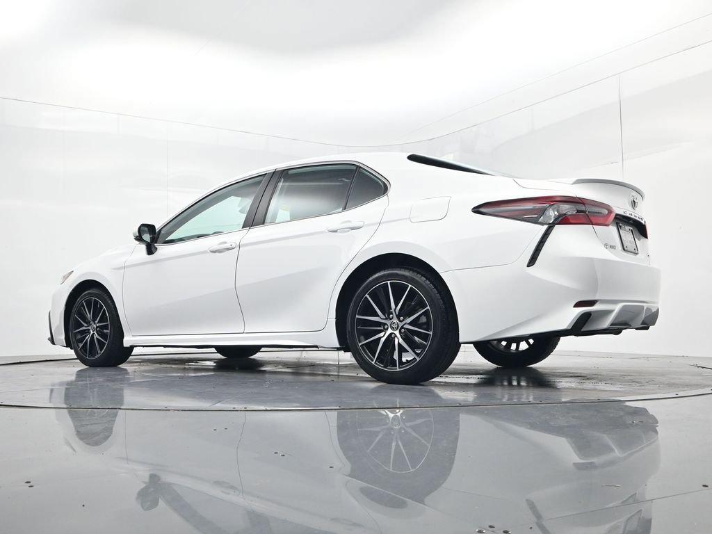 Used 2024 Toyota Camry SE w/ Convenience Package image 43