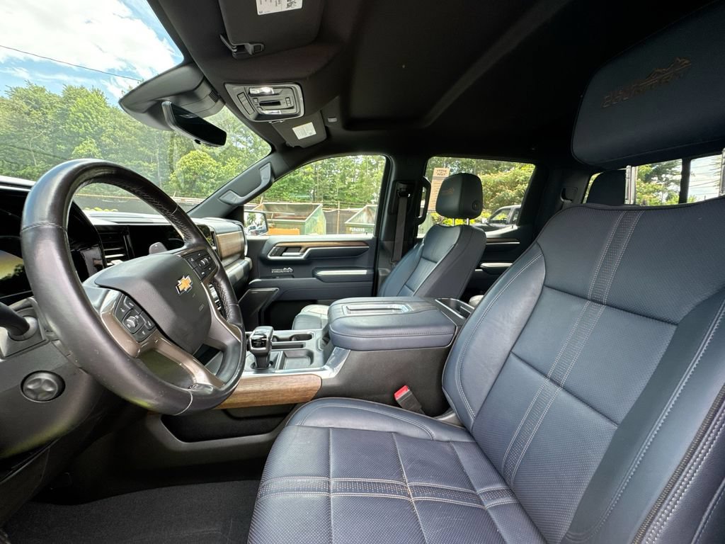 Used 2022 Chevrolet Silverado 1500 High Country w/ Technology Package AWD/4WD image 13