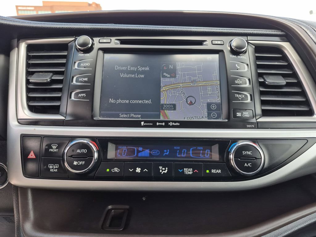 Used 2018 Toyota Highlander XLE image 9